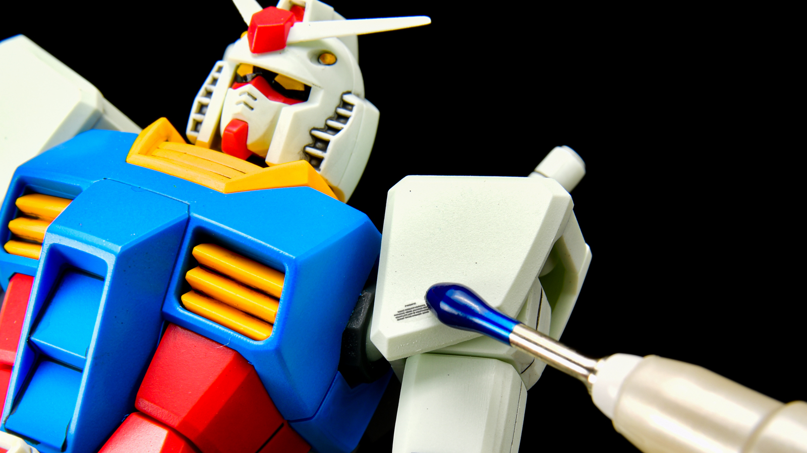 ちっちゃなパーツを「ピックアップ」！プラモレスキュー隊出動ッ！！