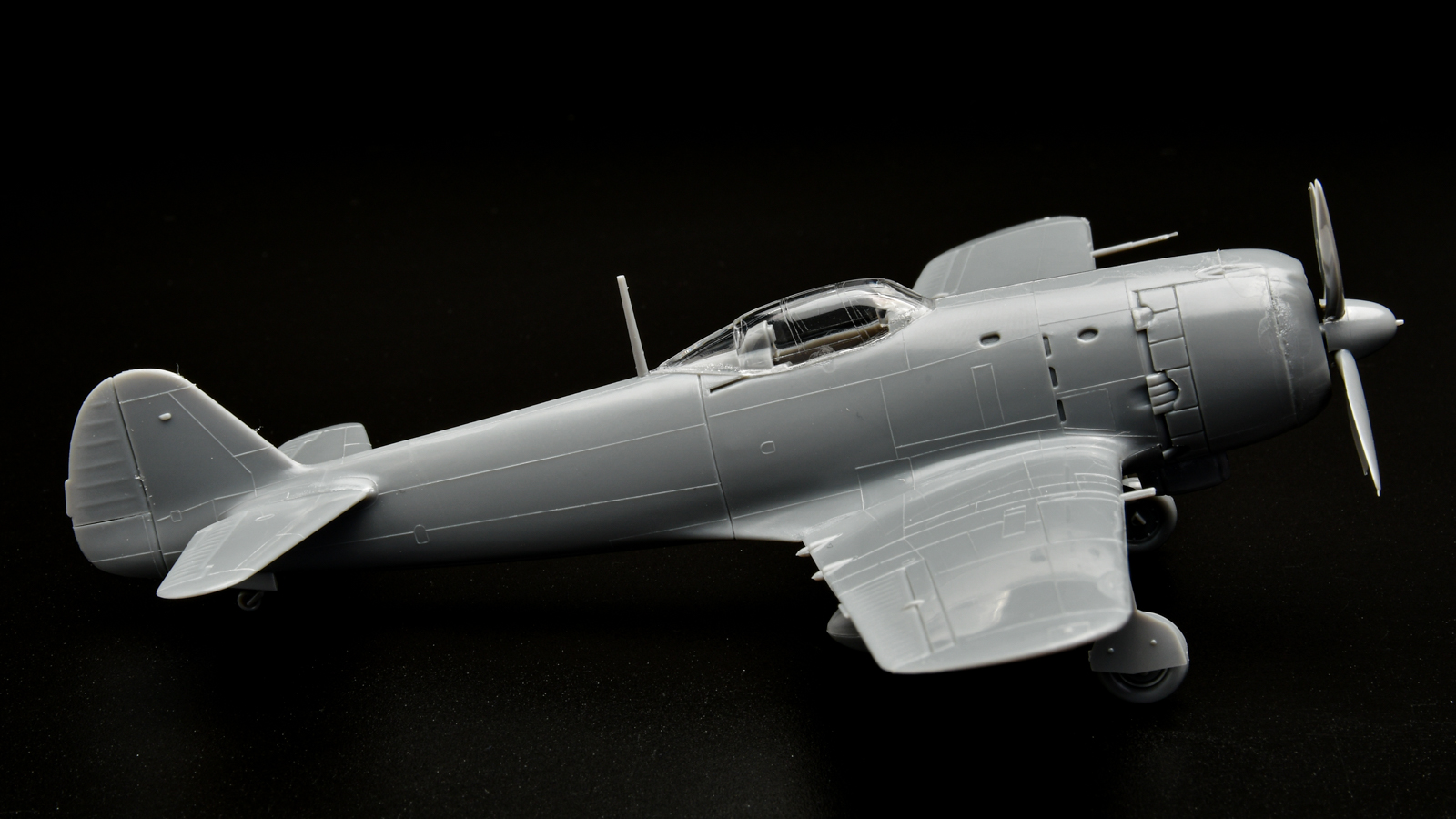 ハセガワ1/72飛行機模型ピックアップ! 戦後“日本戦闘機中最優秀機”と評 