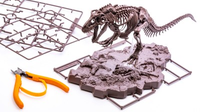 バンダイスピリッツが贈る「最新のティラノサウルス骨格プラモ」が宙に浮いている理由。