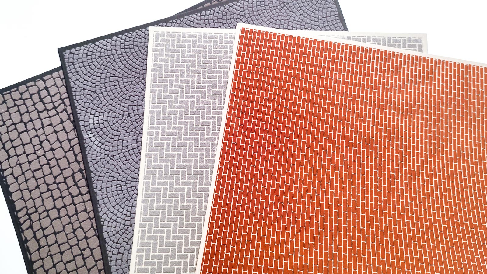 君のデスクが模型を飾るストリートになる。／タミヤ情景シートをゲットしよう！