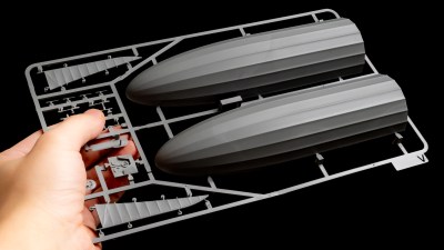 巨大な飛行船のプラモと超微細な金属パーツの話