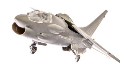 花金だ！仕事帰りに買うプラモ。ハセガワ1/48ジェット戦闘機プラモの傑作「F-8E クルーセイダー」で年末年始は“まわして”行こうぜ！！！