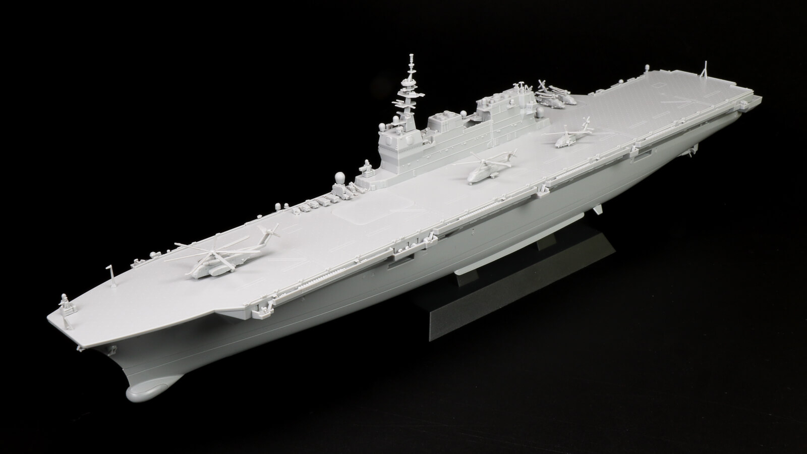 海上自衛隊最大の艦船「かが」を建造せよ！ピットロードのプラモは甲板