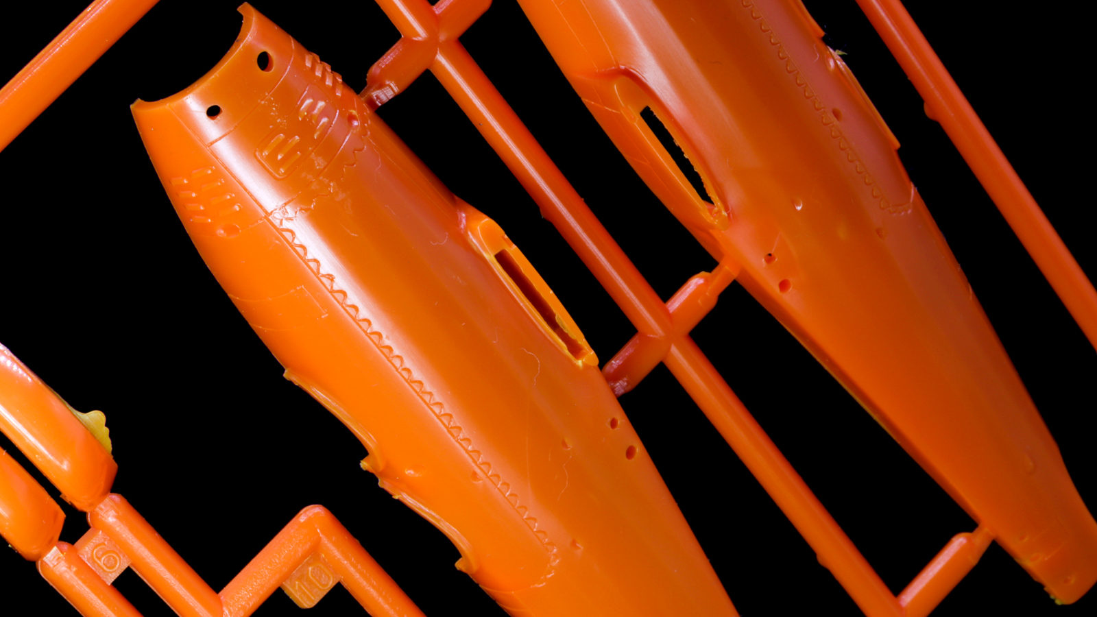 ずっとそのままのオレンジでいて。／アリイ 九三式中間練習機