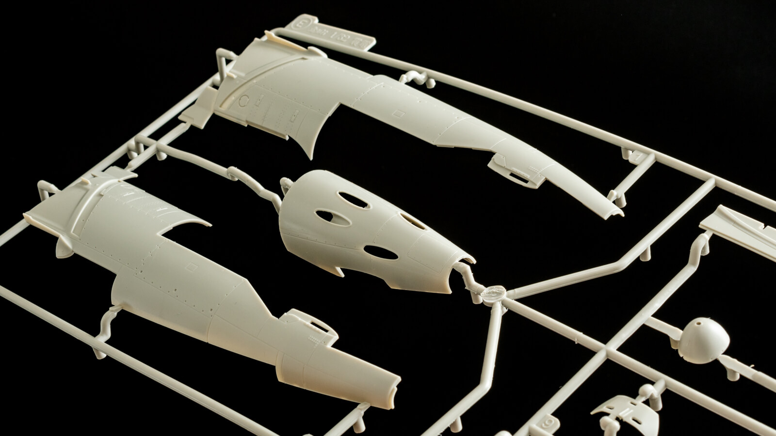 震電　金属、エッチングパーツモデル　１/３２スケール 圧倒的解像度の中身で魅せるプラモデル／造形村のビッグスケールな震電