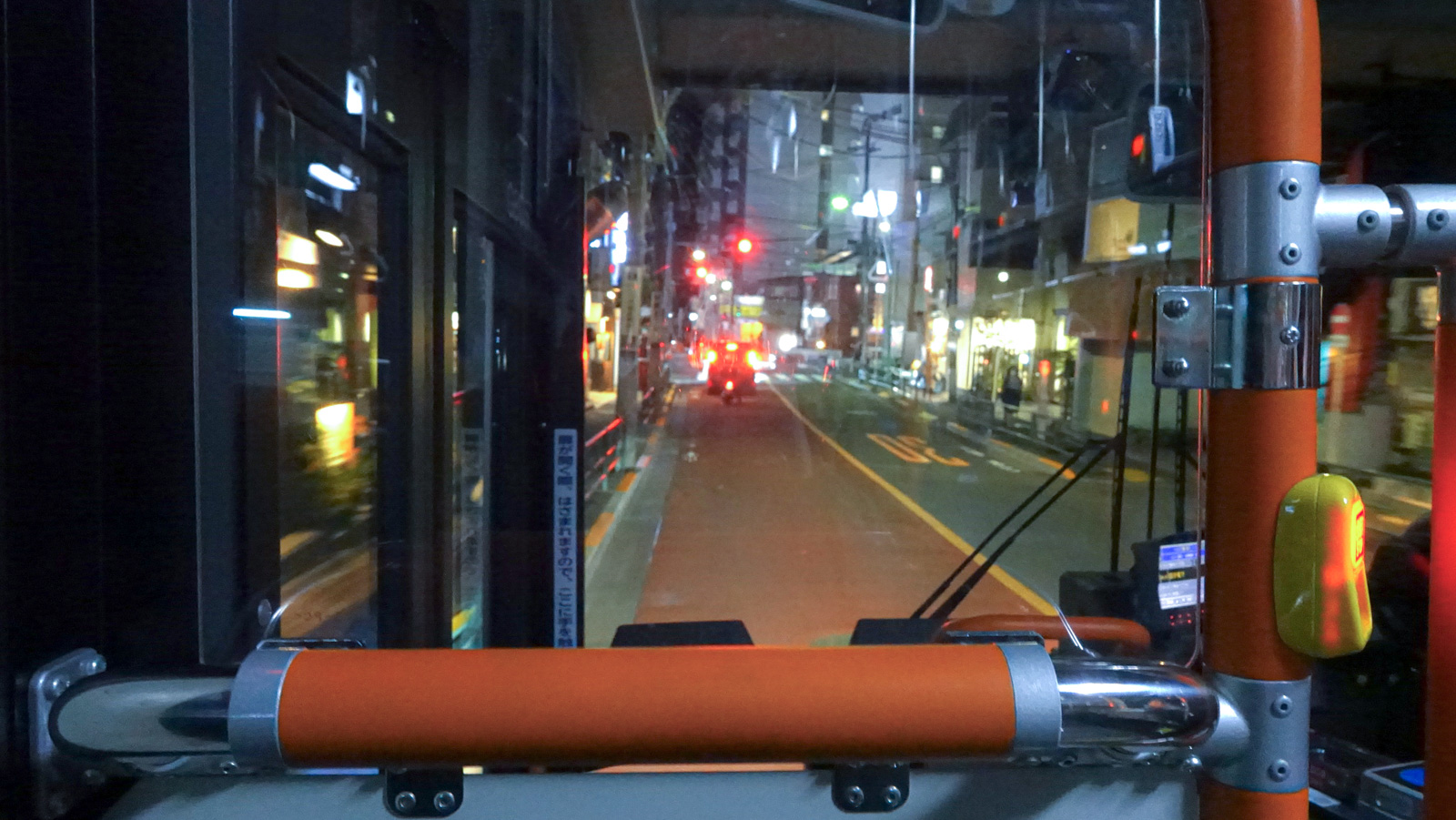 あの歩き方は確からしい／『映像研には手を出すな！』のワンシーンを実証してくれるタミヤの重心移動歩行ロボット