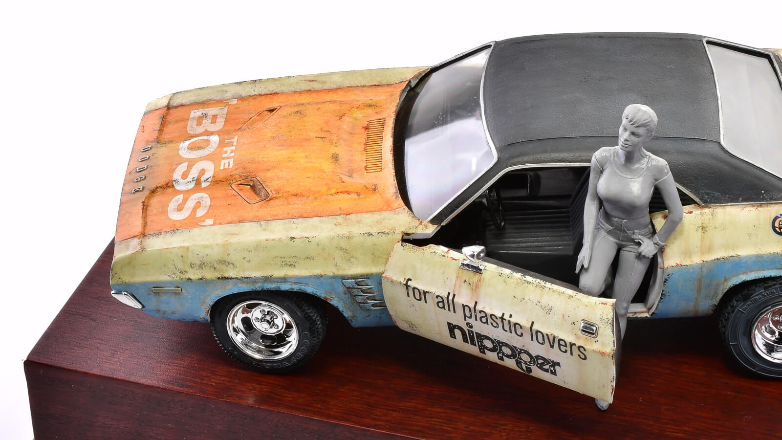 人のプラモをカーモデルに添えたくて。模型展示会で受けた刺激を即座に楽しむ模型ライフ。