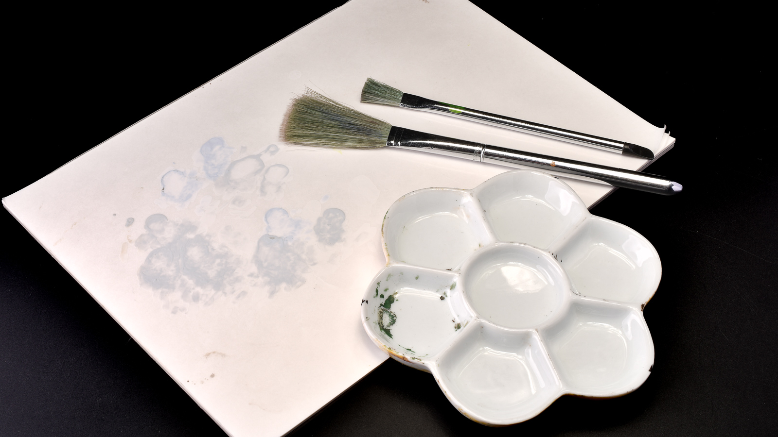 あなたのプラモデル塗装を埃から守るための、パレット上の「最初の儀式」！