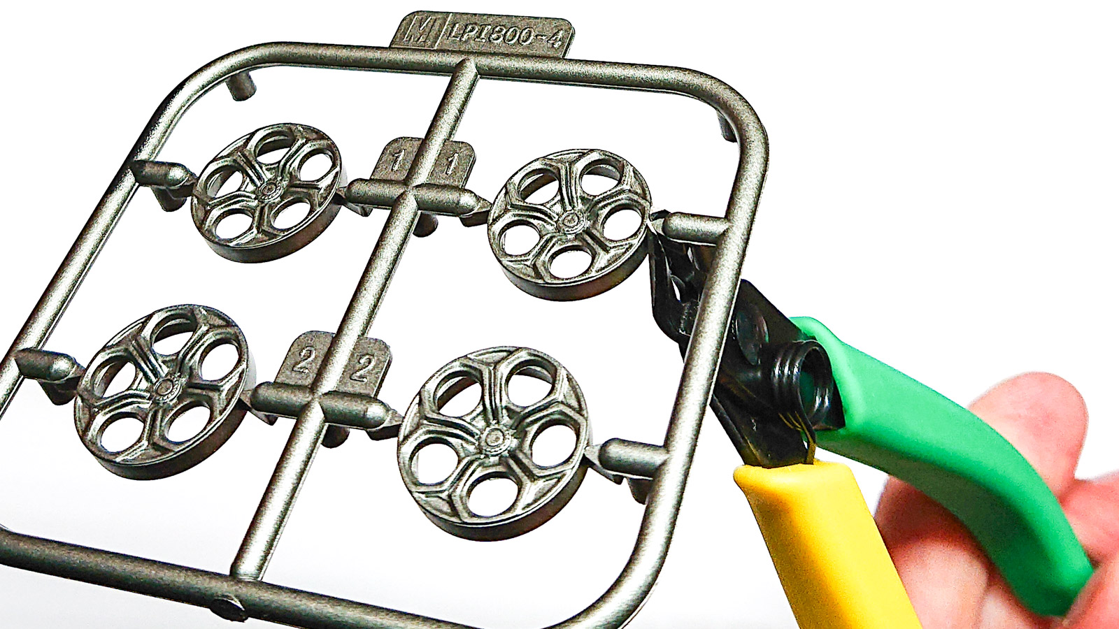 プラモデルのシールを馴染ませる新兵器／アオシマ製ツールセットの