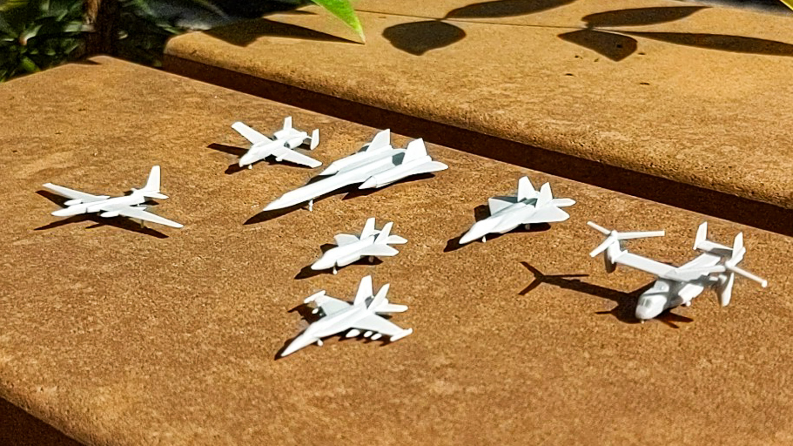 アメリカ軍用機のオールスターをひと箱に詰め込んだプラモデル。作って 