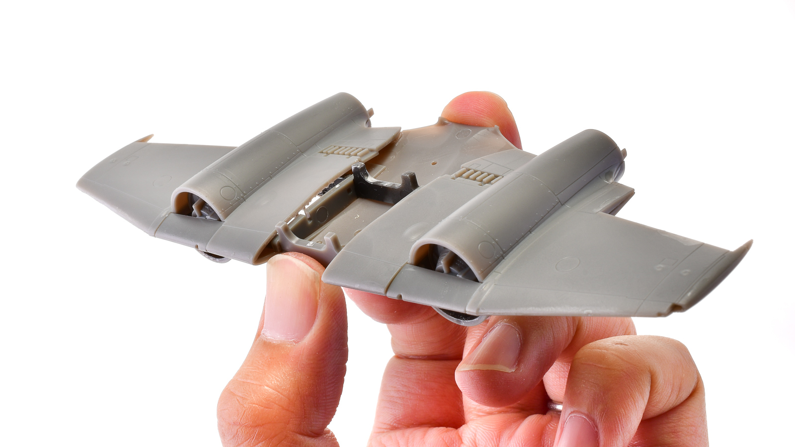 英国初のジェット戦闘機は、英国メーカー・エアフィックスのプラモで