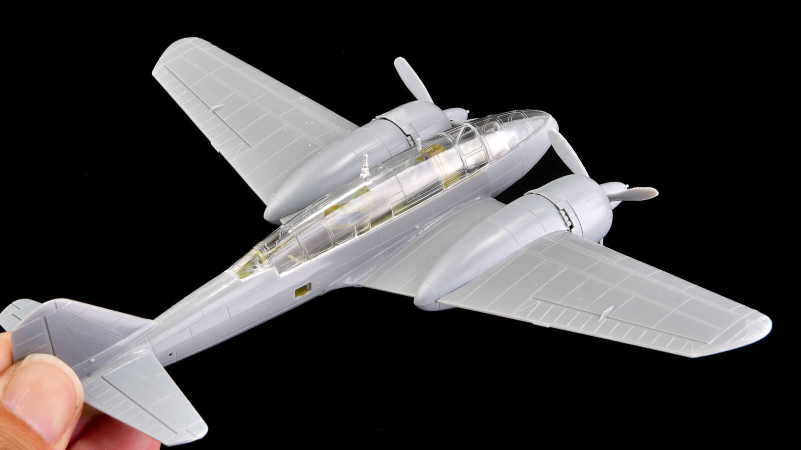 英国で眠る名機を、あなたの部屋に。「ハセガワ 1/72 三菱 キ46 百式