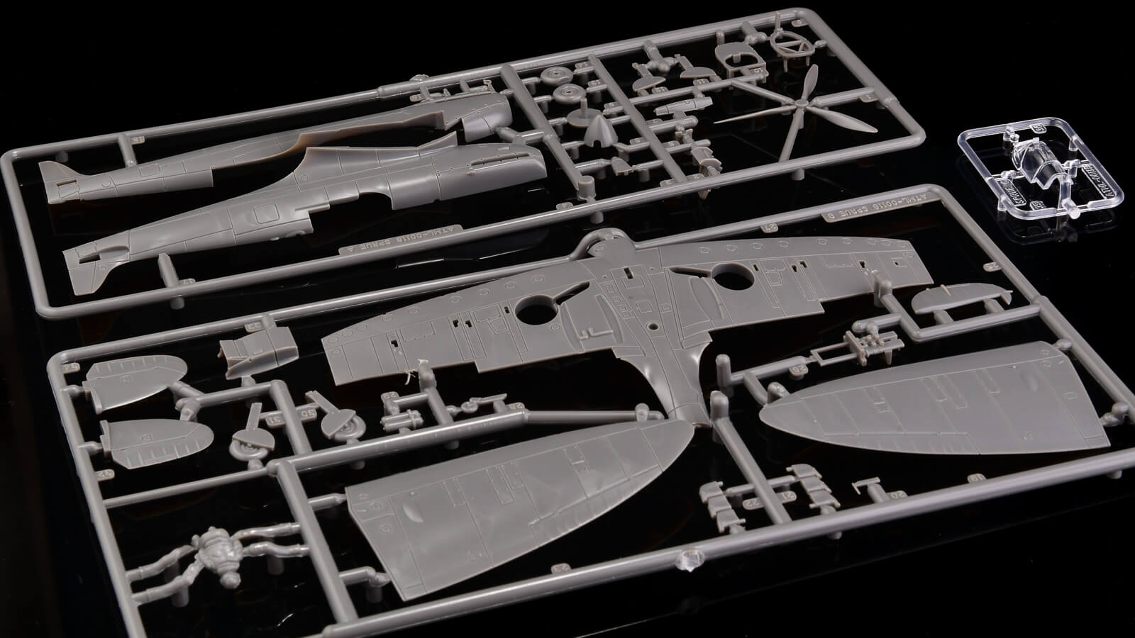 箱を開けるまでわからない。シャキッと硬派になった「エアフィックス スピットファイア」に再会したの話。