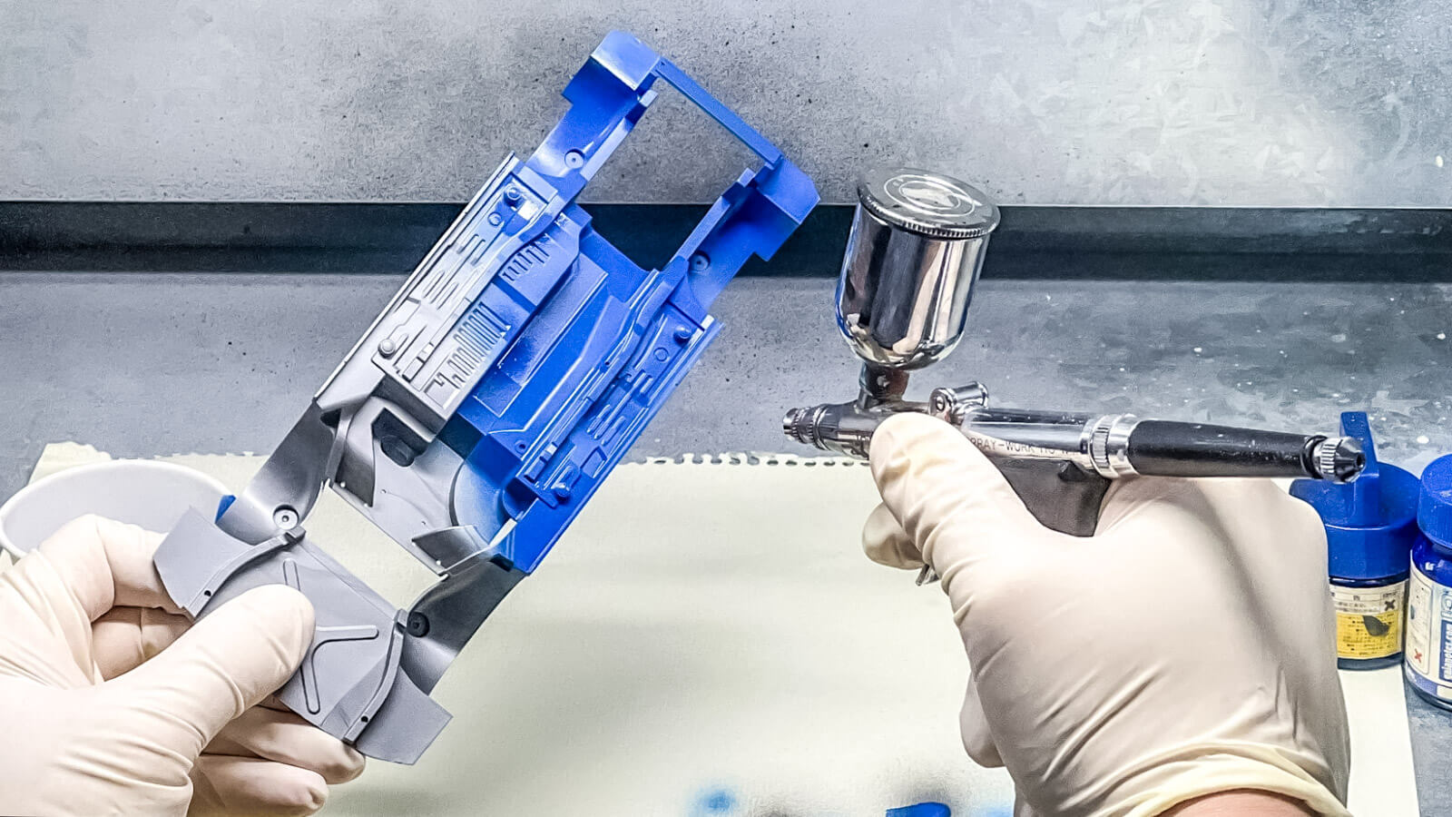 プラモデルを塗って作ってトリビアを得る／カルソニックR34のシャーシ