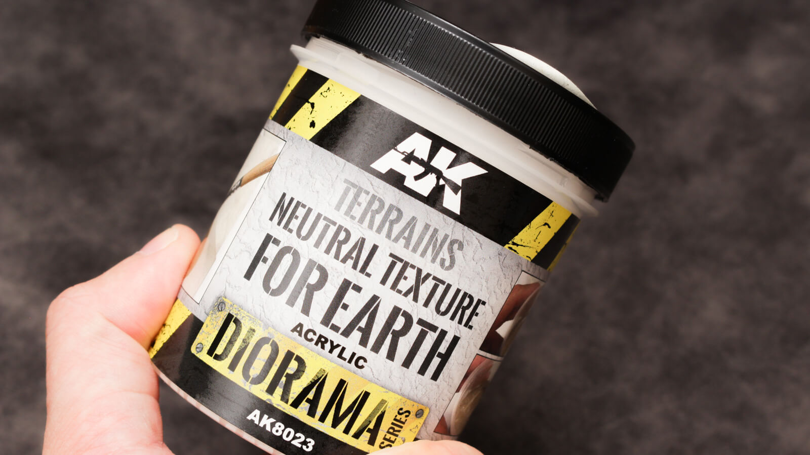 未知の白いペーストは、地面づくりの最強アイテム／ AK