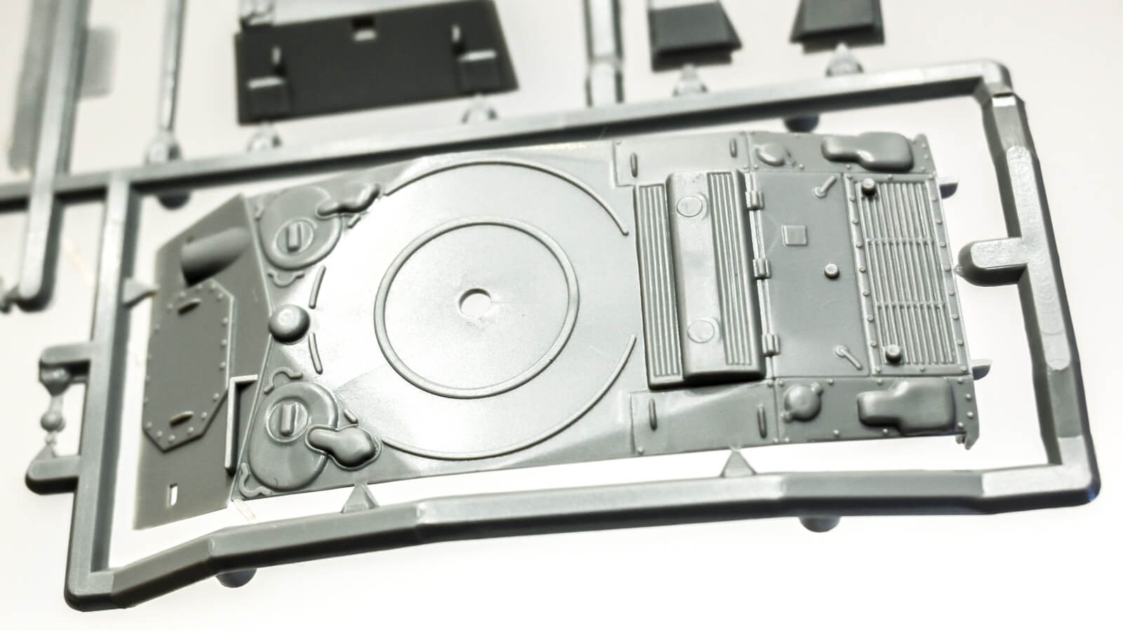 ジオラマへの憧れを満たしてくれる「オールインワン」なプラモデル