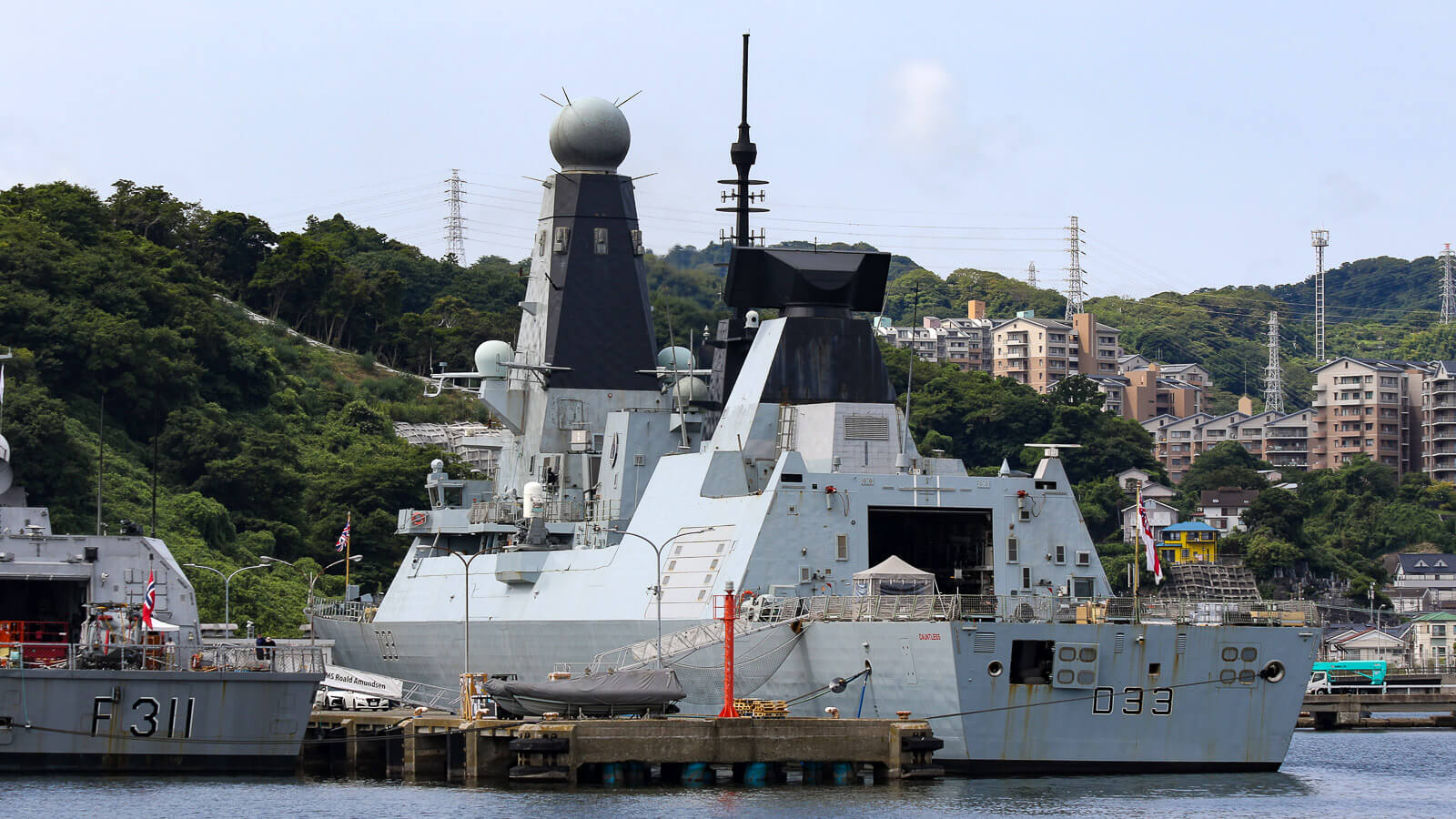 イギリス空母プリンス・オブ・ウェールズがやってきた！／ウォーター