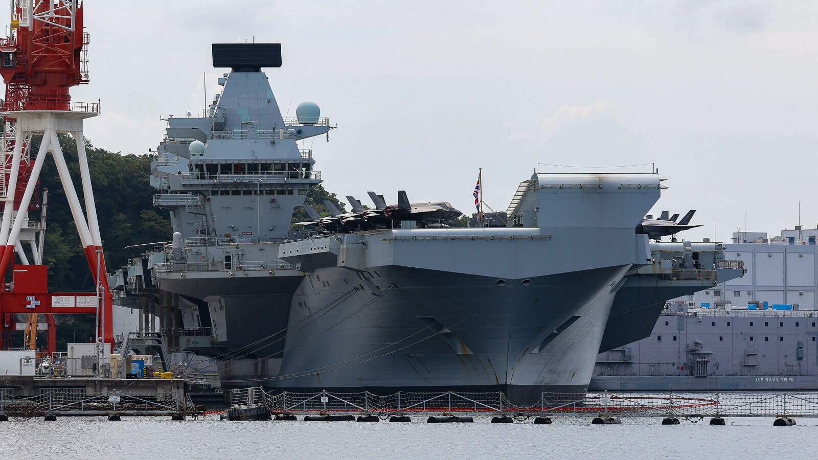 イギリス空母プリンス・オブ・ウェールズがやってきた！／ウォーター