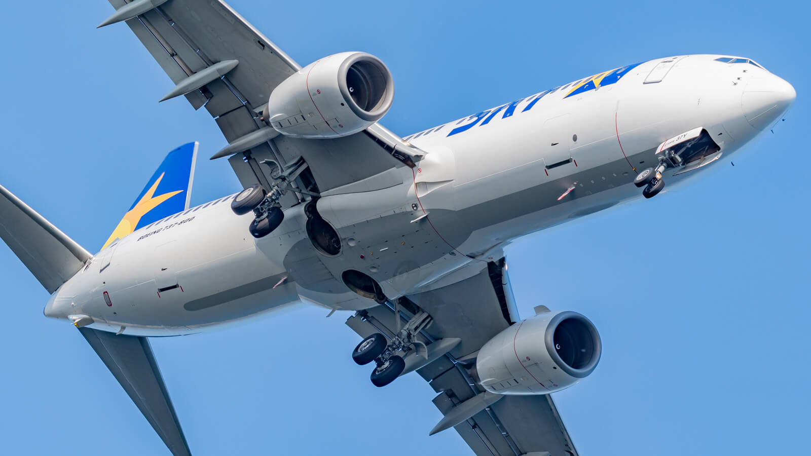 デカールだけで酒が呑める革命的旅客機プラモデル、ハセガワの