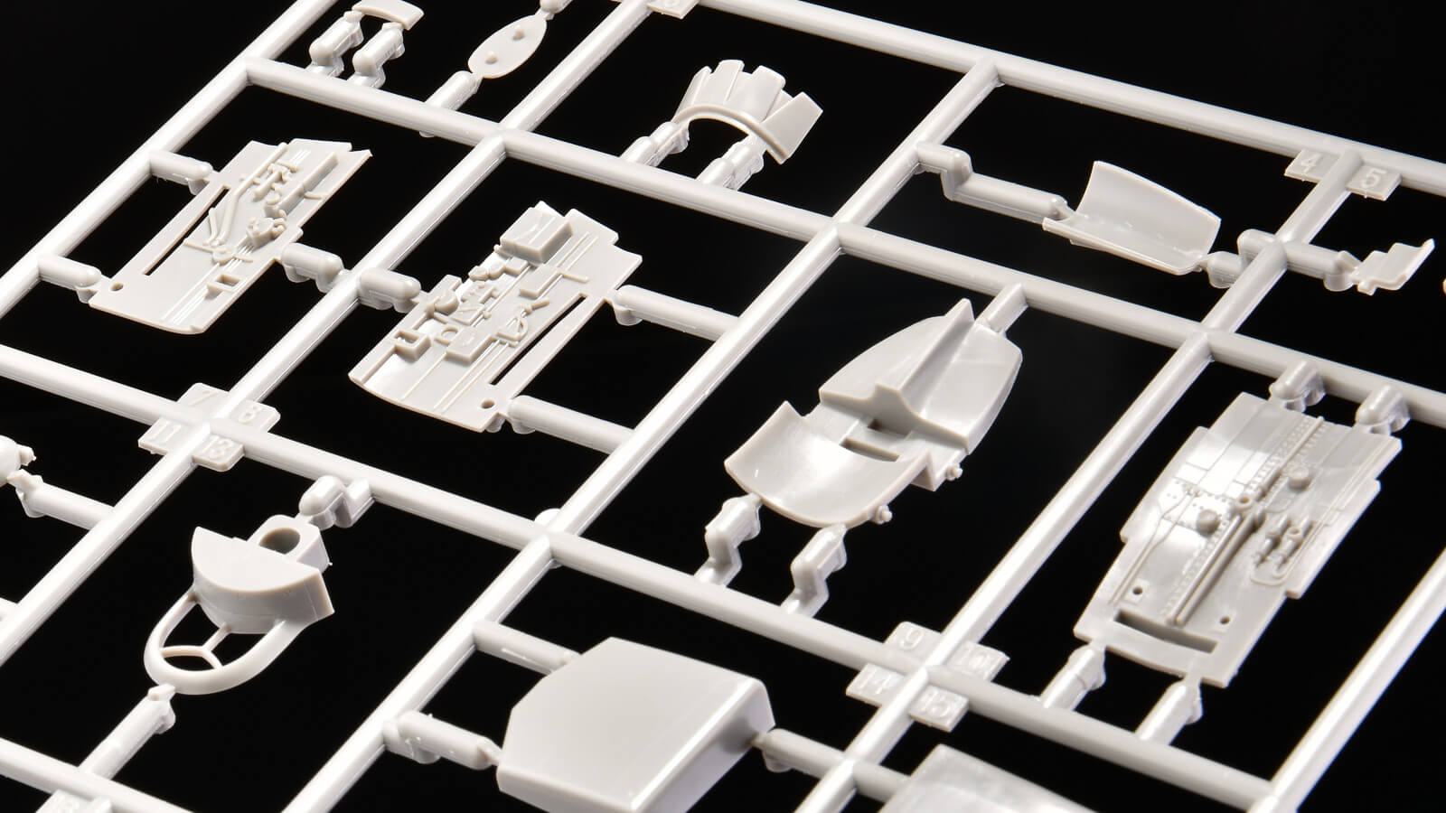 花金だ！仕事帰りに買うプラモ。シャークマウスが映える！週末を彩る