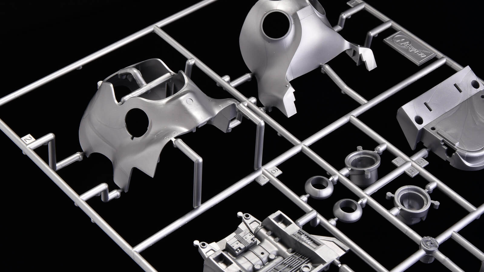 花金だ！仕事帰りに買うプラモ。塗らずに極上の銀を味わう至高の