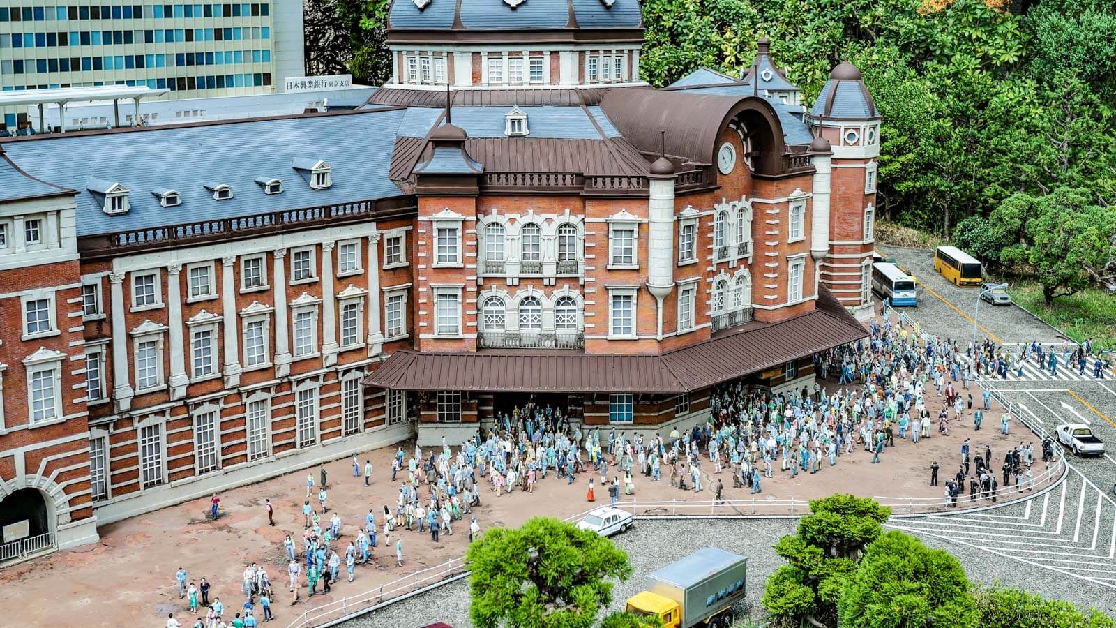 ジオラマを超えた驚異の世界、東武ワールドスクウェアの模型はどうして