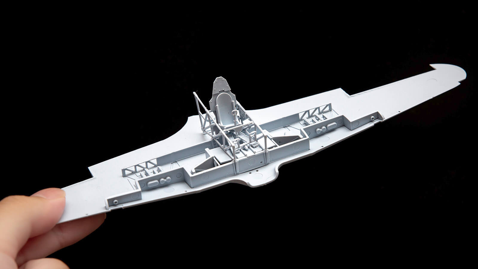 イスから始まる、「筋の通った」プラモ体験／エアフィックスの1:48