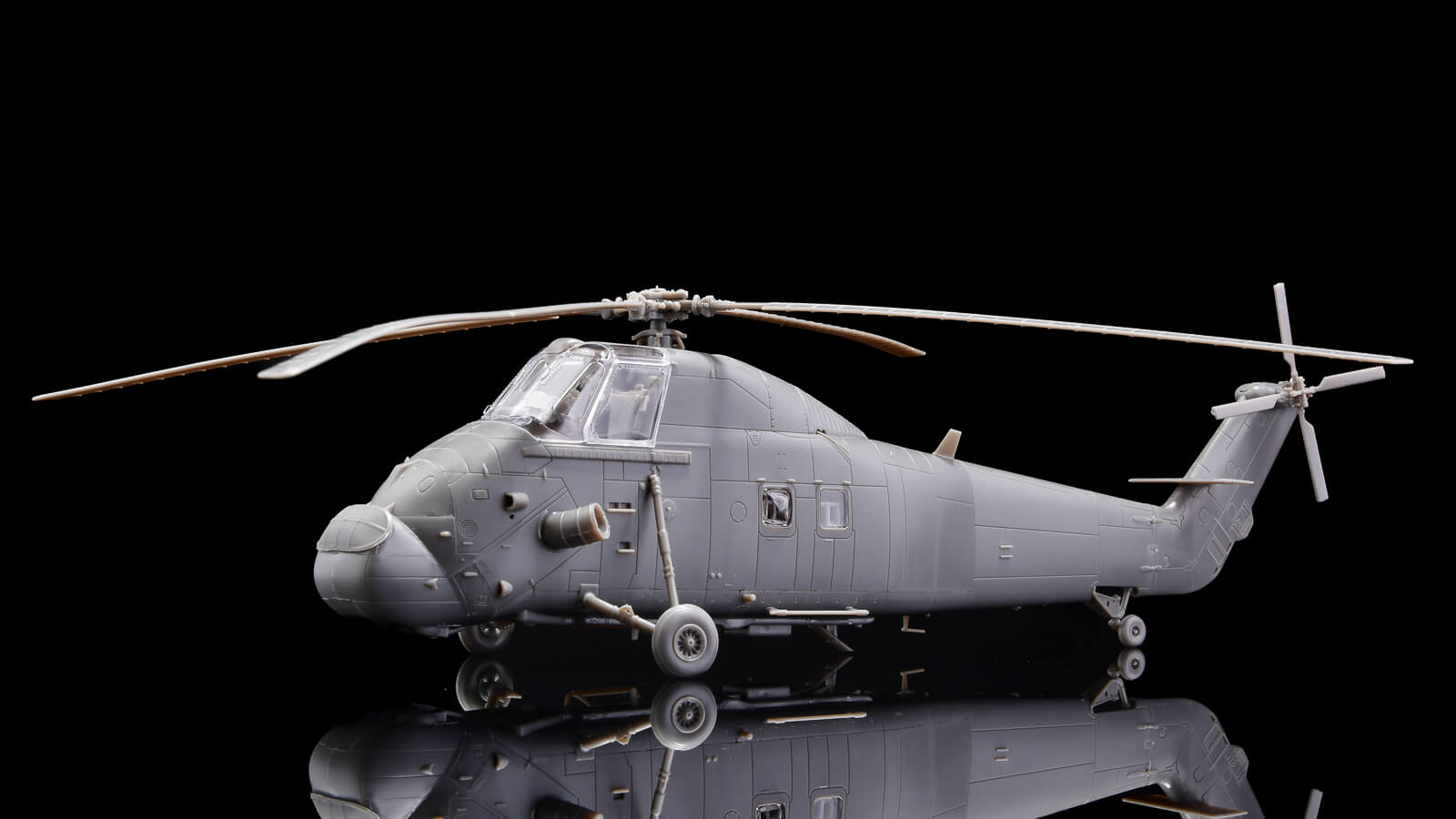 レビュー】塗らなくても映える、組むだけで惚れる／「エアフィックス 1