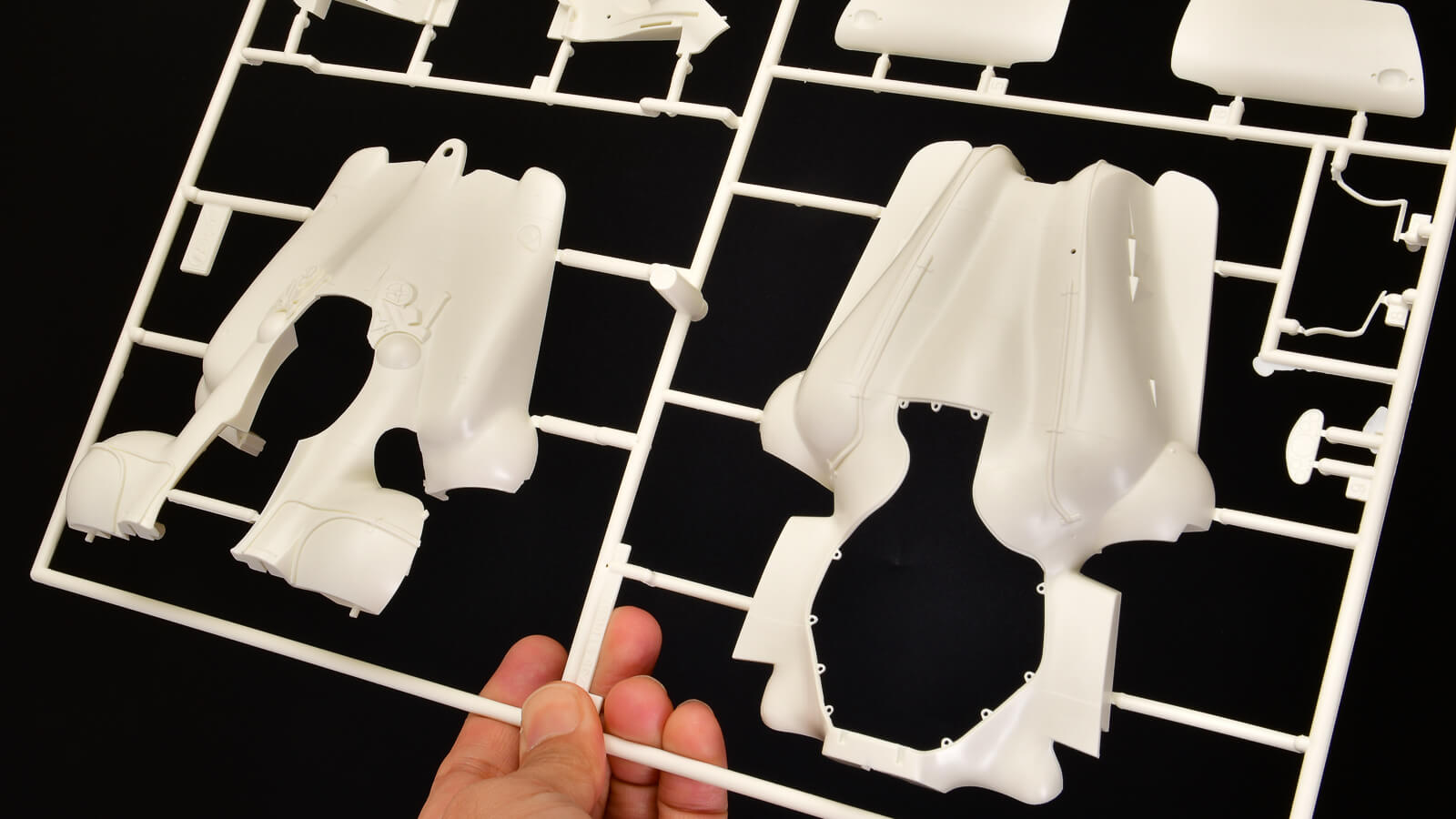 花金だ！仕事帰りに買うプラモ。コードがあなたを最高の週末へと