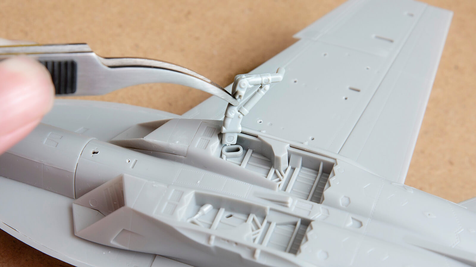 プラモは生活日用品!? 普段着の定番品を近所で補給。／ ハセガワ 1:72