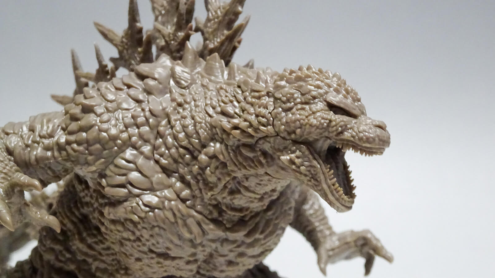【レビュー】「飾り棚に納まる圧倒的解像度のゴジラ」をその手で組み立てよう！／青島文化教材社 PLAfig. No.PF-01 ゴジラ-1.0 ゴジラ (2023)