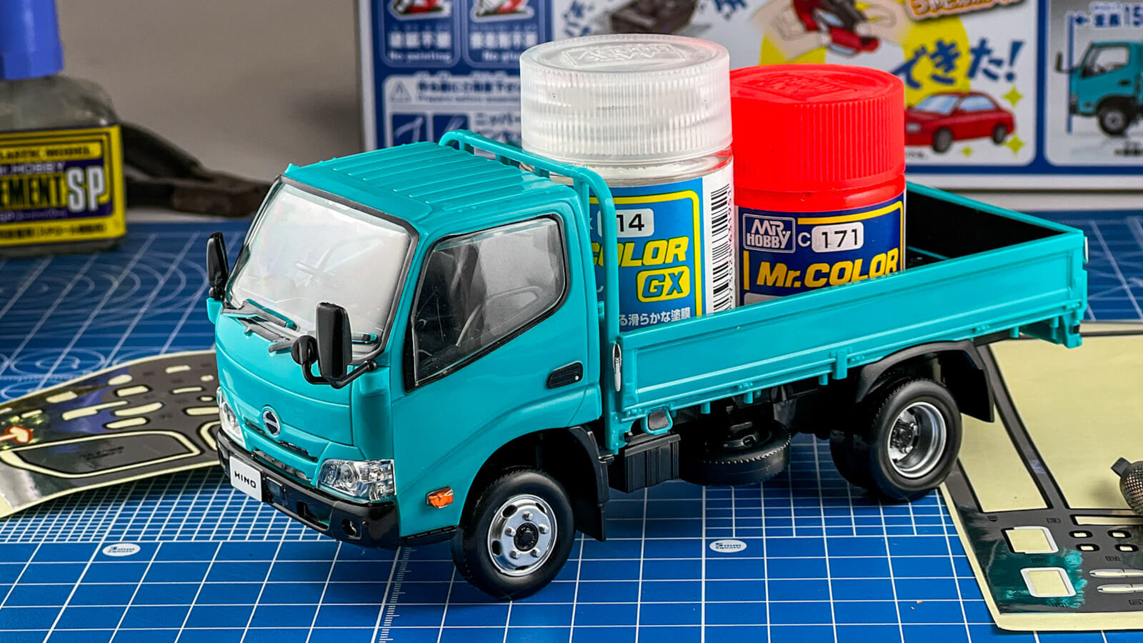 【レビュー】何を載せるかさえ楽しくなるプラモデル／アオシマ 日野デュトロ 平ボデー