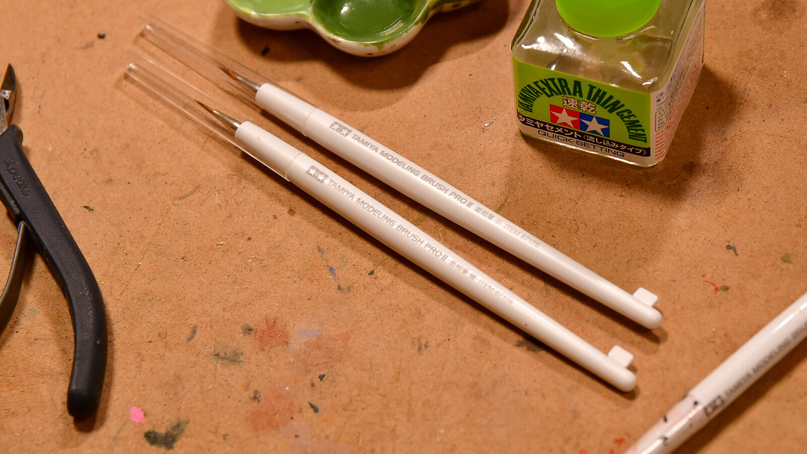 【工具レビュー】もう転がらない！タミヤ究極のプラモデル用筆「タミヤ モデリングブラシPROII」に施された最高のアップデート。