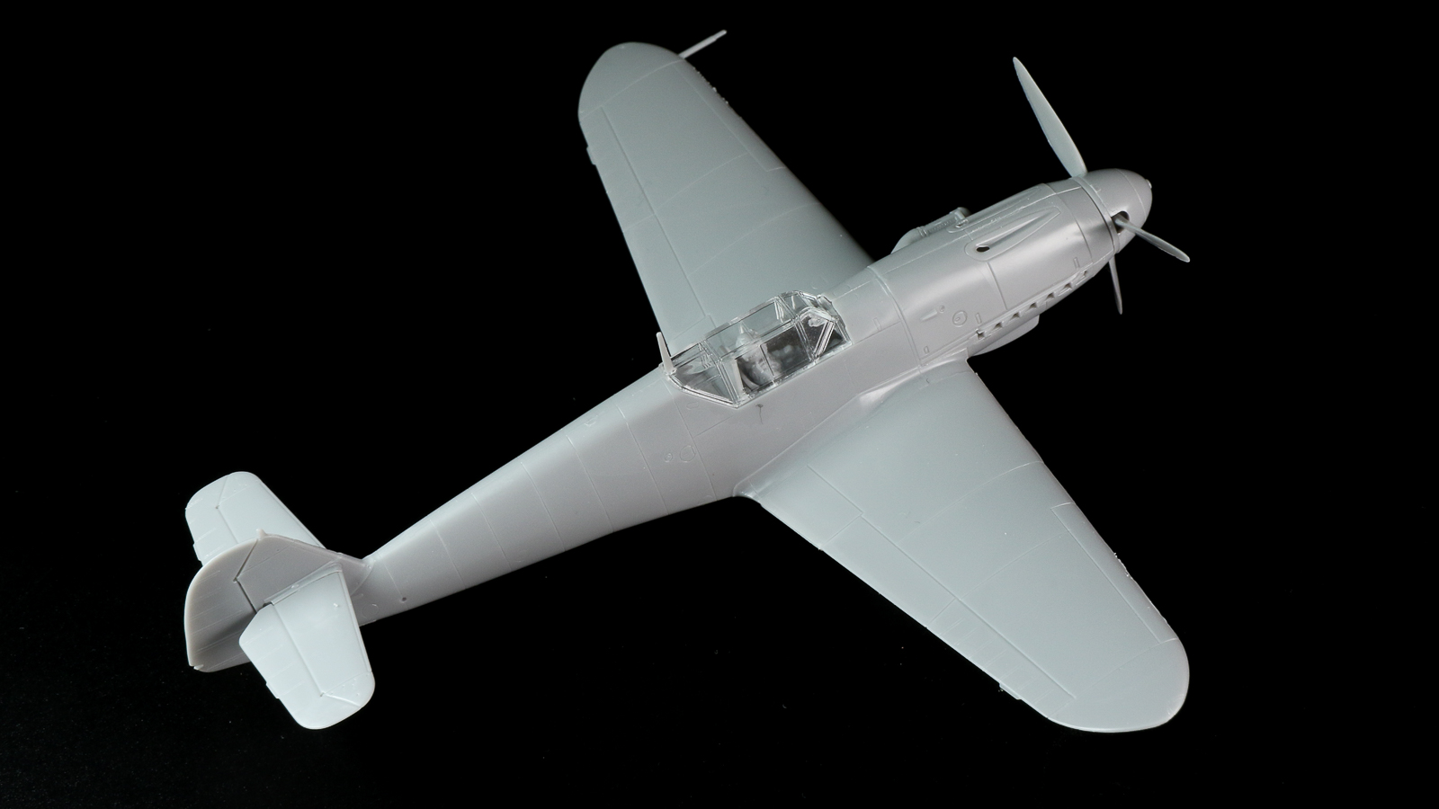 【キットレビュー】砂漠を駆けたエース機を味わう。ファインモールドが描く濃密なBf109ワールド
