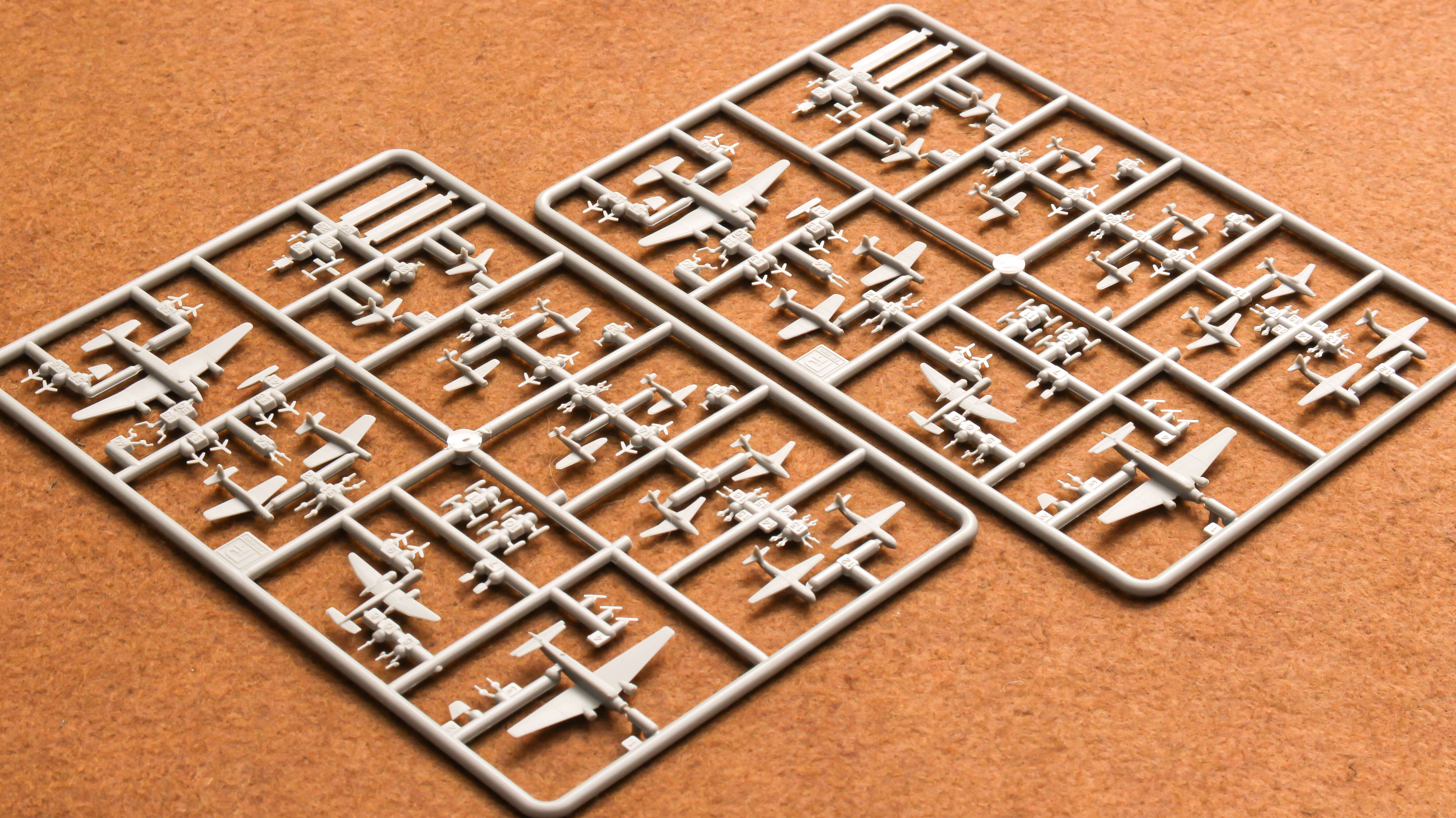 旅順戦勝記念品 レビュー】一瞬がスロー。ピットロード 1:700「WWII ドイツ空軍機2」の