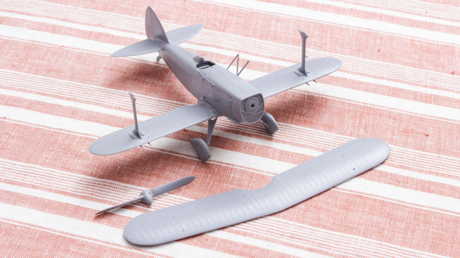 終わらない悩みから抜け出して／Azurの1:72 SPAD 510が教えてくれた複葉機プラモの進め方